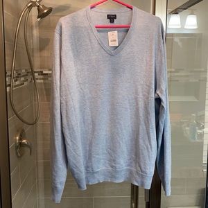 New w/ Tags Men’s XL Light Blue V-Neck Sweater
